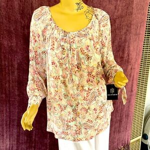 NWT I.N. Studio paisley top with tie sleeves